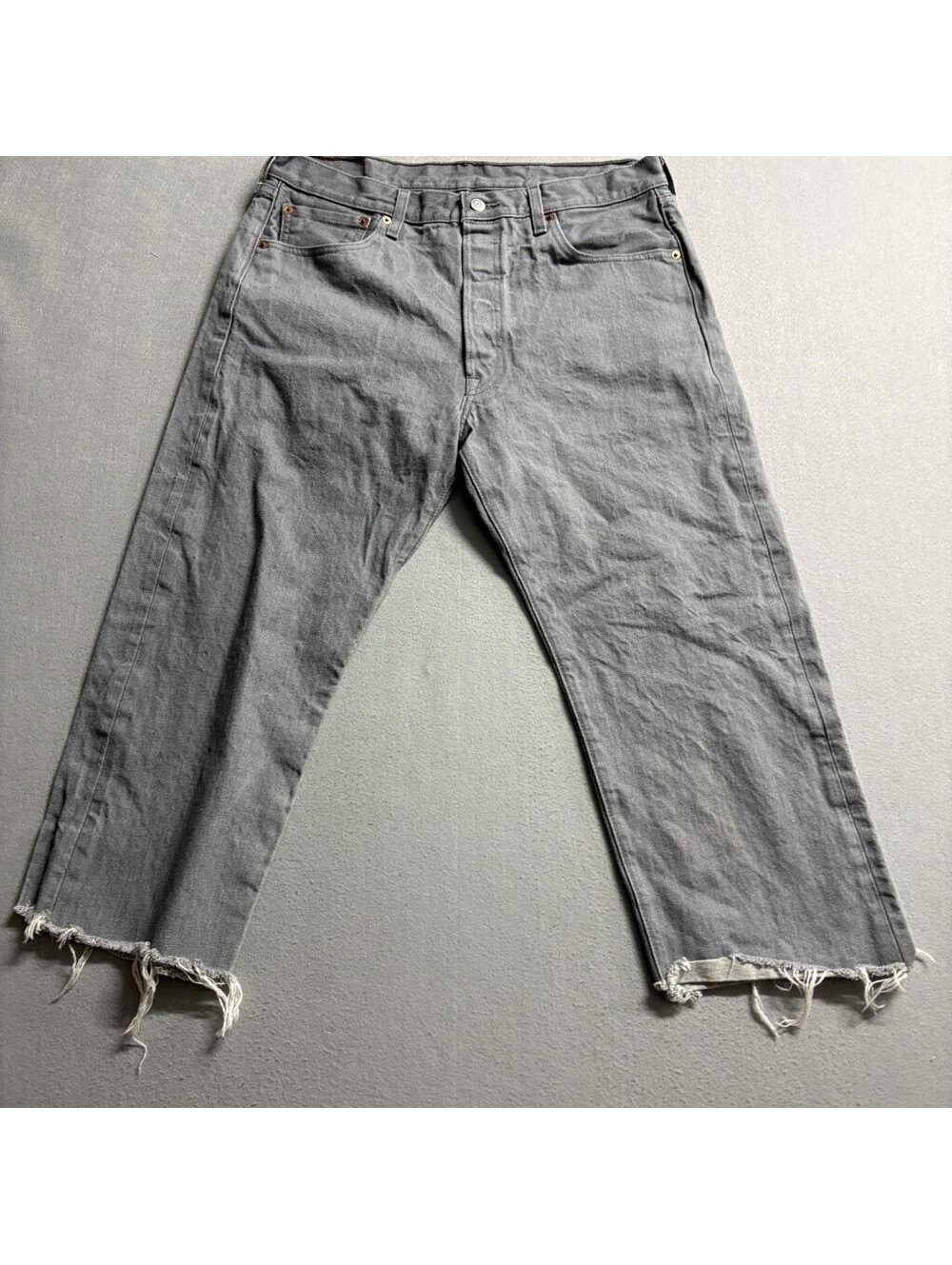 Levis 501 Womens Gray Denim Jeans Cut Off Raw Hem Size 36x32 Actual 35x23.5